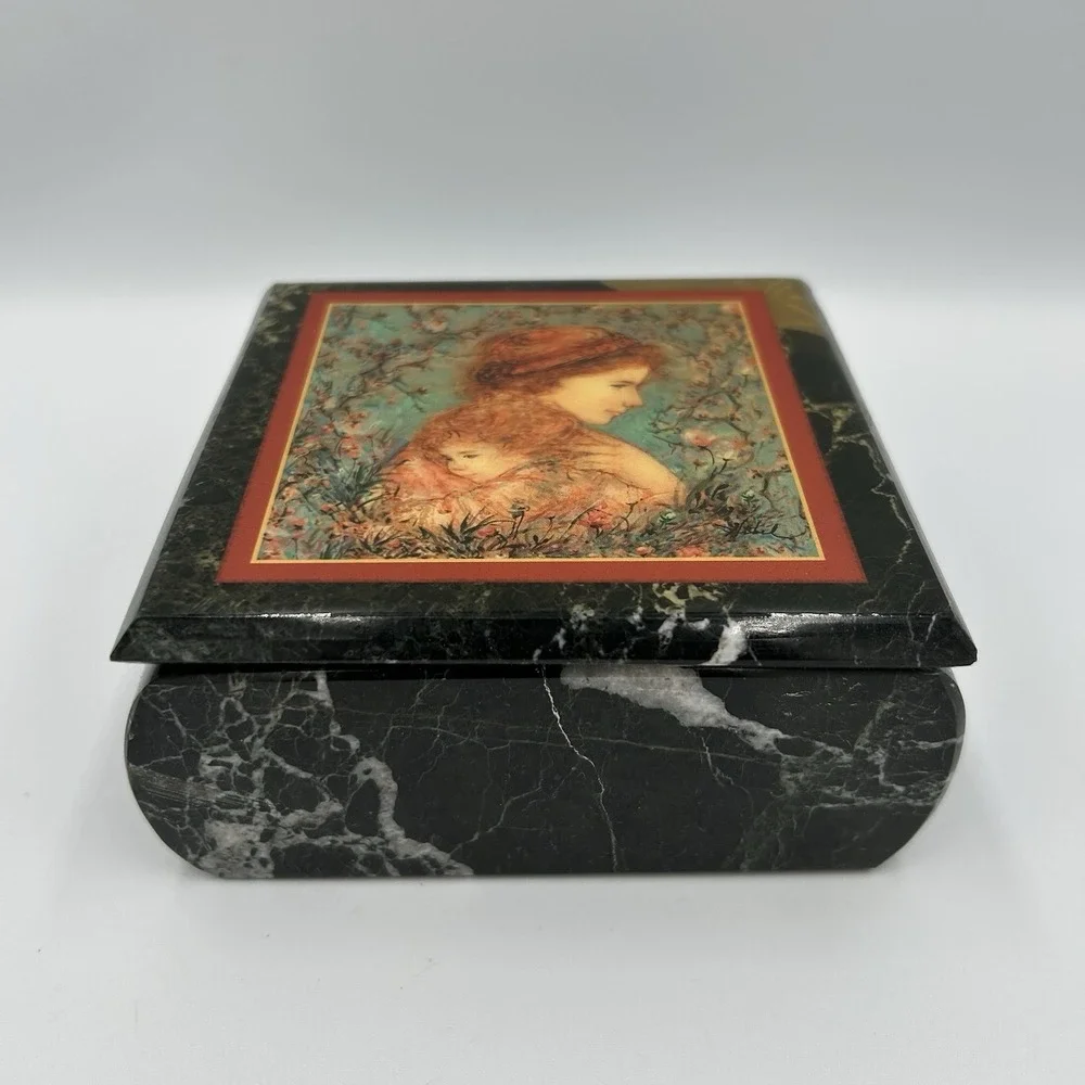 Vintage Edna Hibel Square Marble Lidded Trinket Box‎ 4